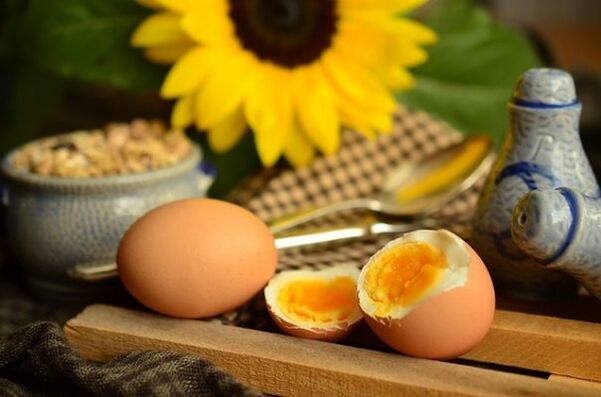 boiled chicken egg for weight loss