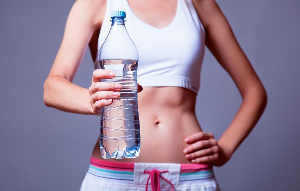 To lose weight effectively, you need to drink enough water